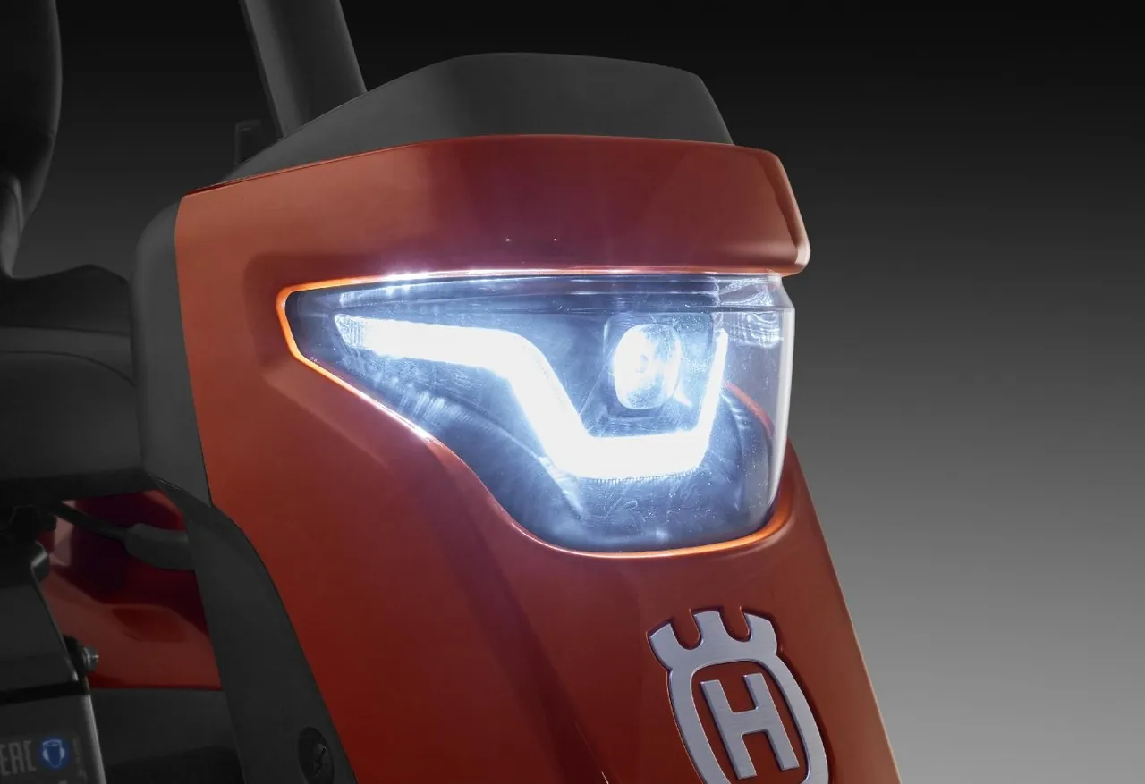 Husqvarna R 316TsX AWD Frontmäher ohne Mähwerk Allrad mit Servolenkung – Bild 3