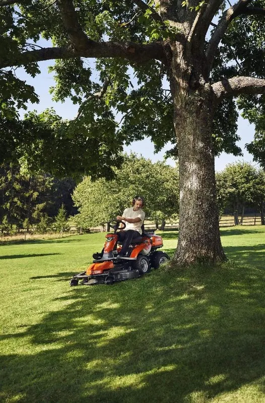 Husqvarna R 316TsX AWD Frontmäher ohne Mähwerk Allrad mit Servolenkung – Bild 6